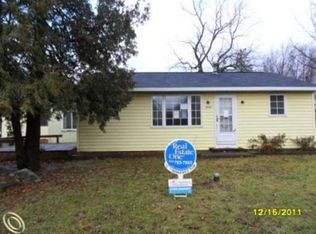 2644 Edgemere Ave, Commerce Township, MI 48382