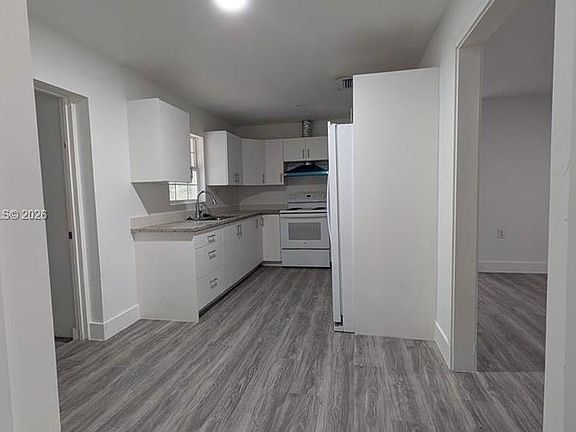 3rd image of 660 S Missouri St
