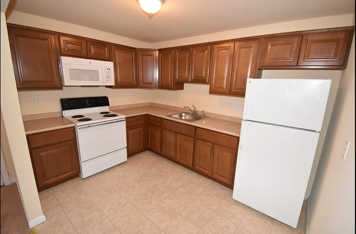 Sunny Knoll Apartments — Photo 1