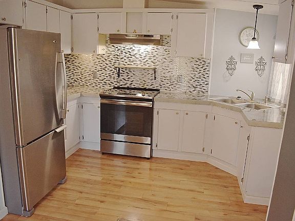 3rd image of 2530 Lakeside Dr #54