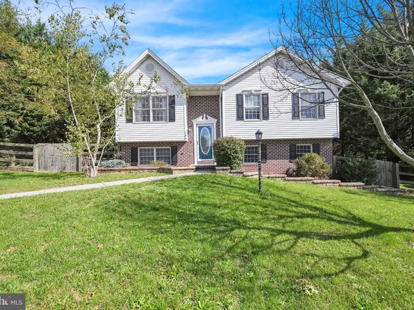 136 Mount Carmel Dr, Littlestown, PA 17340