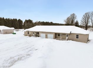 7310 Tiger Dr, Lake Ann, MI 49650