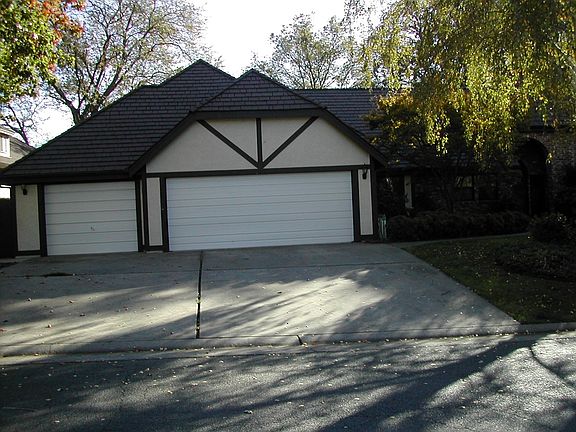 Two car Garage for you