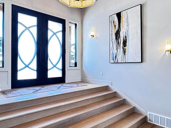 3rd image of 9452 N Vale View Cir