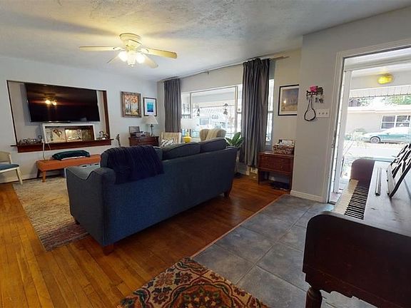 3rd image of 600 Galvin Dr