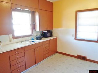 105 N 4th St, Le Sueur, MN 56058