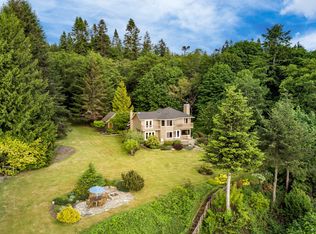3718 Pinewood Ln, Camano Island, WA 98282