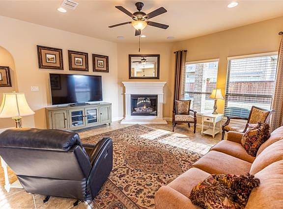 4th image of 4031 Jasmine Fox Ln