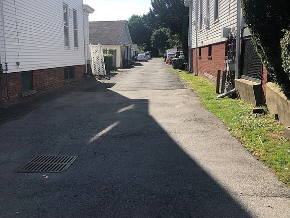 3rd image of 103 Hudson Ave