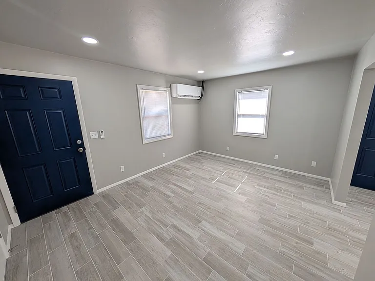 11 W Thatcher St — Photo 5