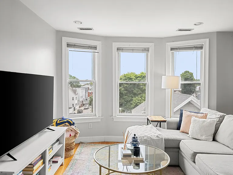87 M St #3 — Photo 8