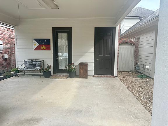 2nd image of 119 Coconut Grove Cir