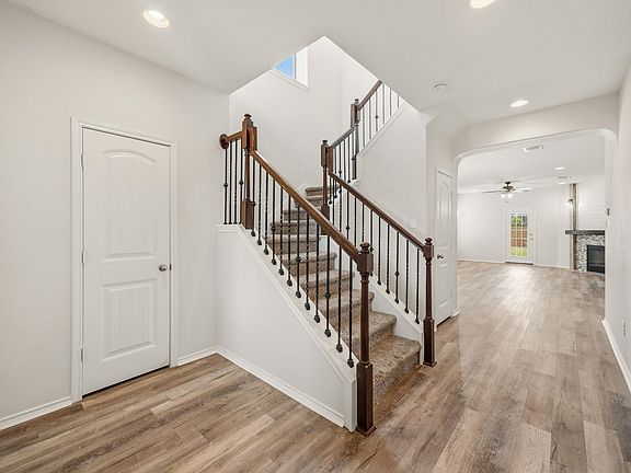 4th image of 12208 Pecangate Way