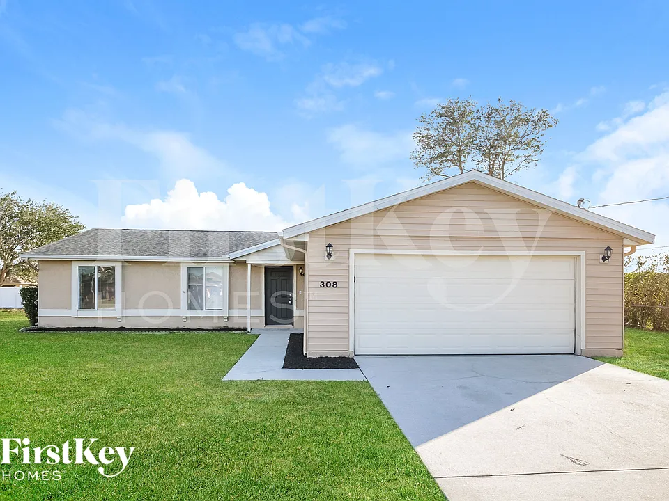 308 SW 13th St