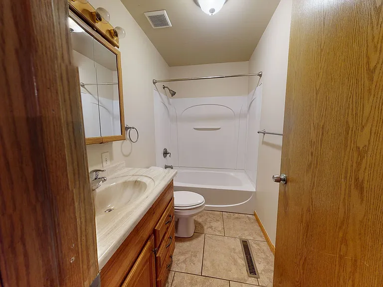 507 S Bismark Ave — Photo 9