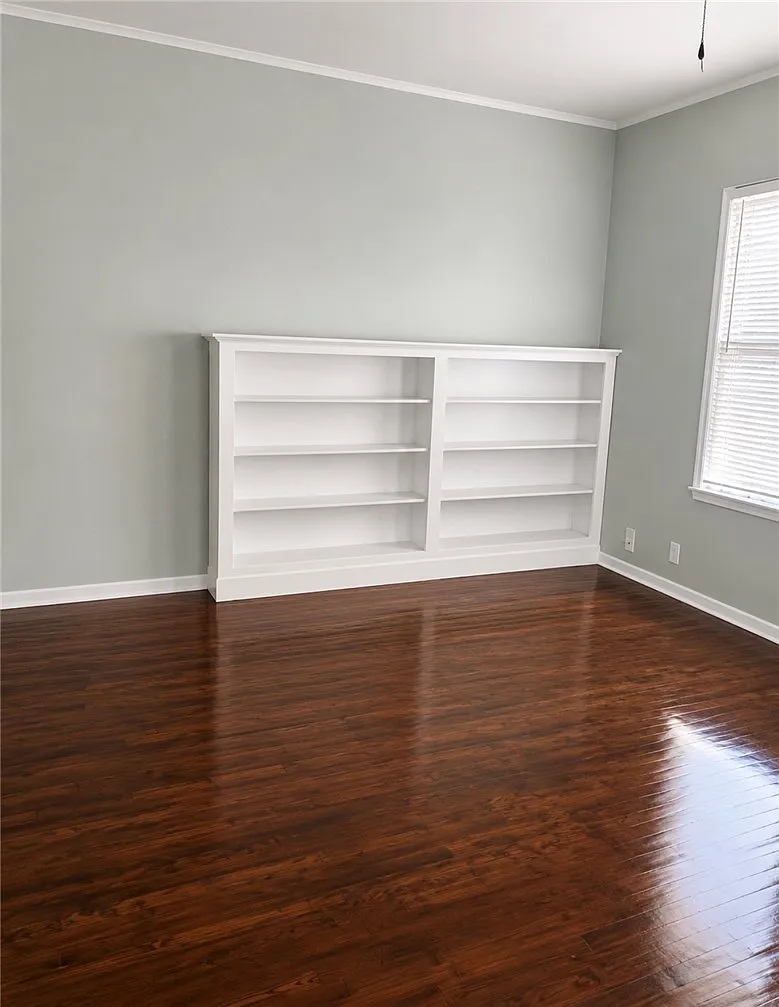 1 bed, 1.0 bath, 1042 sqft, $850 — Photo 2
