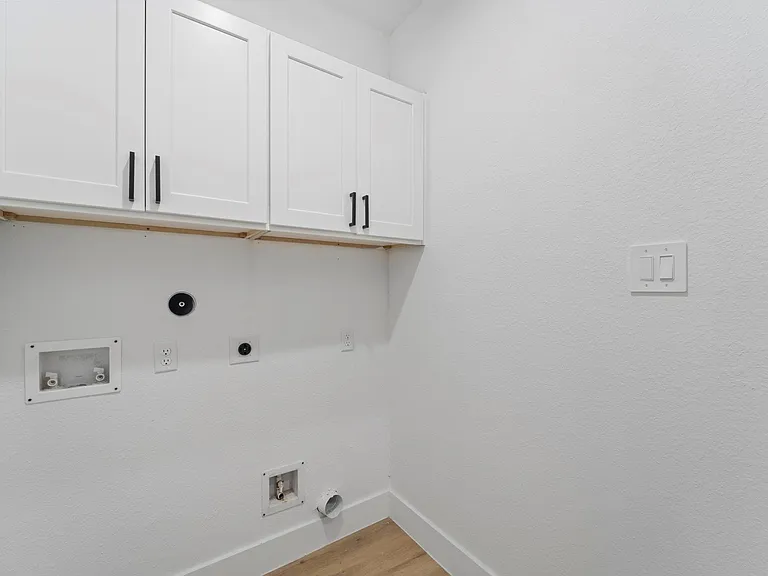 6631 Foster St — Photo 11