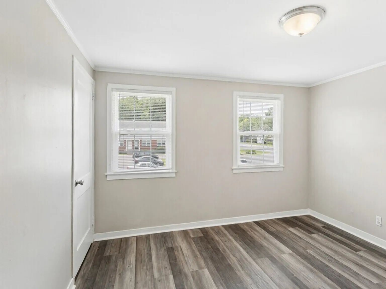 Lone Oak Villas — Photo 3