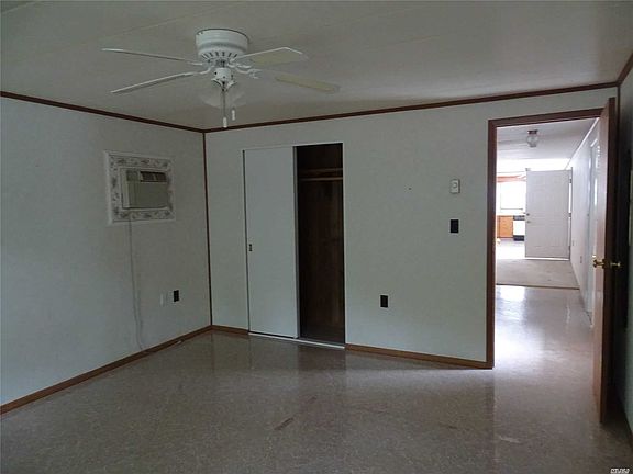 4th image of 15 Village Cir E