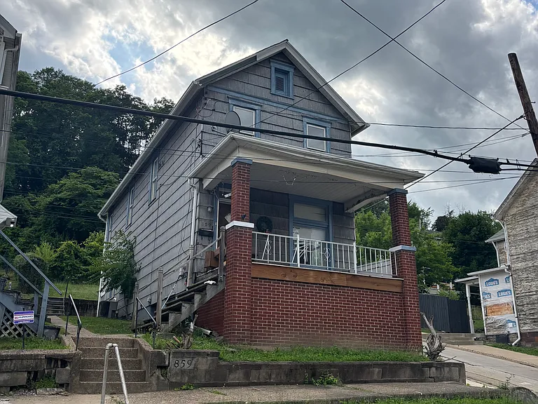859 Lincoln Ave — Photo 2