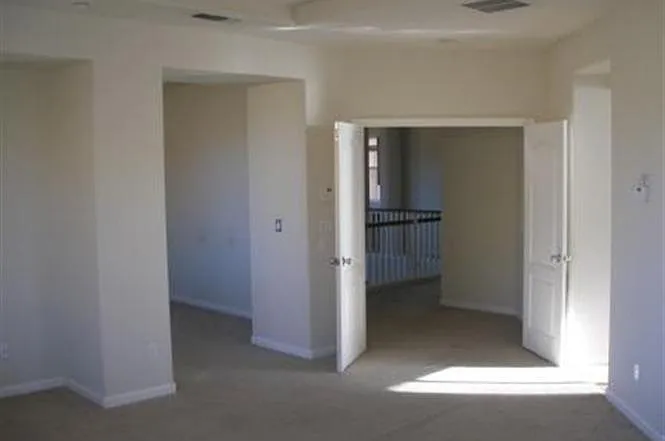 2864 Sandyhills Ln — Photo 6