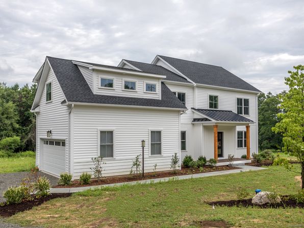 5 Deerwood Rd, Oxford, CT 06478