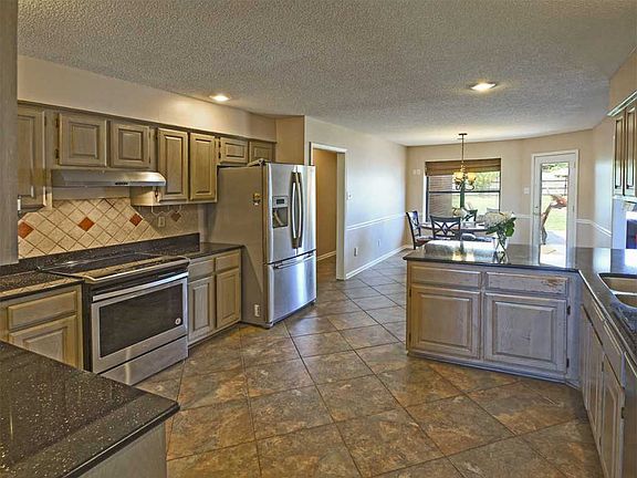 3rd image of 8426 Springer Dr