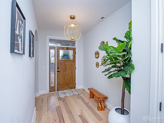 3rd image of 9480 Banyan Ct
