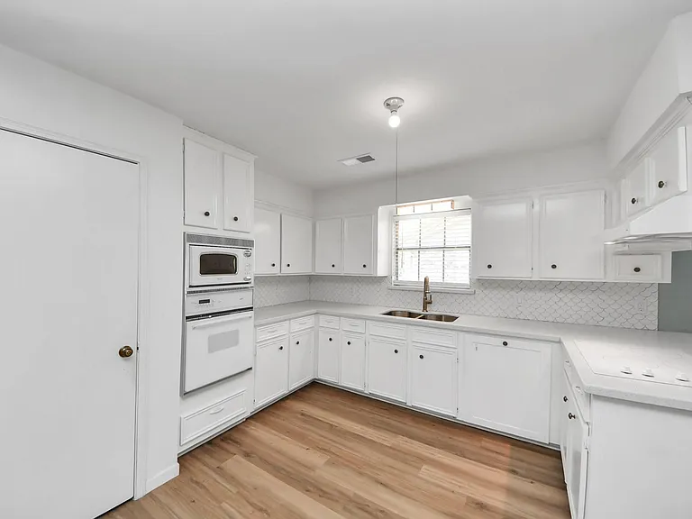 16502 N Mediterranean St — Photo 12