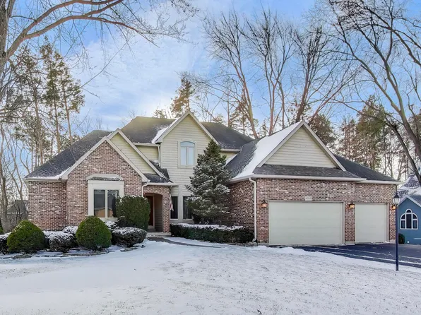 14267 Castlebar Trl, Woodstock, IL 60098