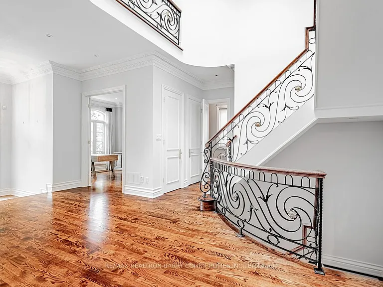 8 York Rd — Photo 11
