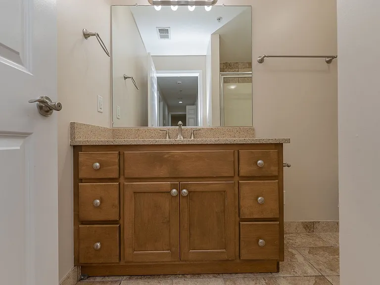 913 Walker St #102 — Photo 16