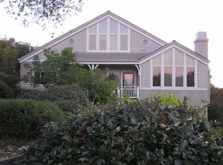 2 Patrick Ln, Orinda, CA 94563