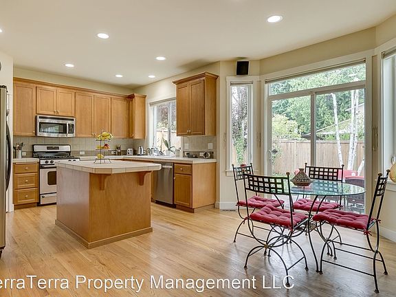 5th image of 21422 SE 1st Pl