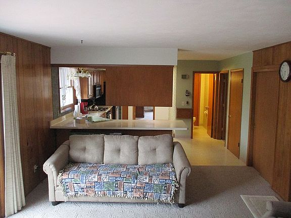 Family Room 13 x 14.4