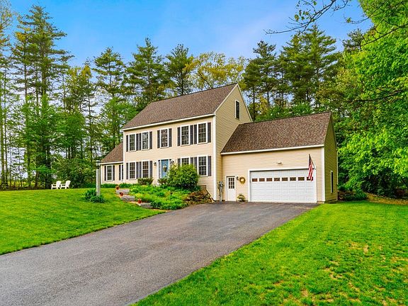 3rd image of 16 Cricket Hill Drive