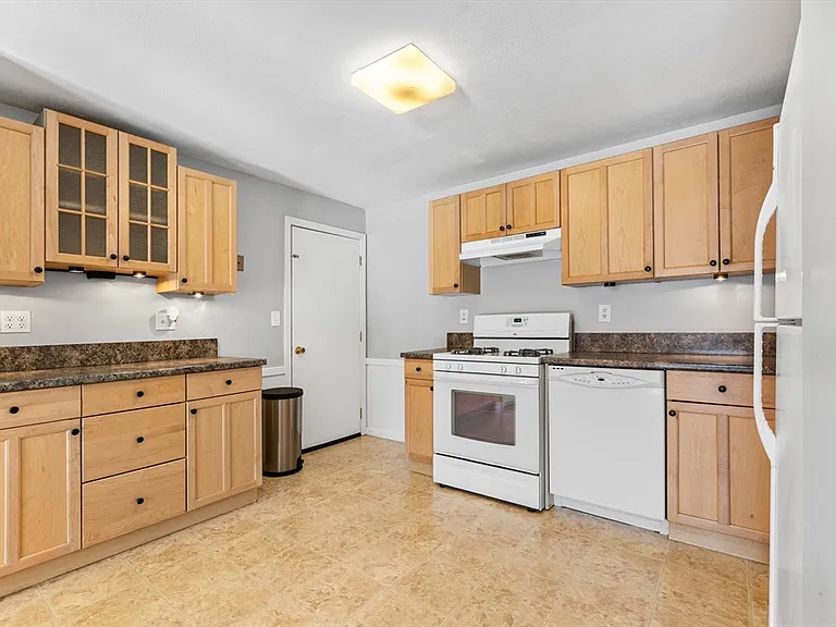 82 Boylston Ln #21 — Photo 8