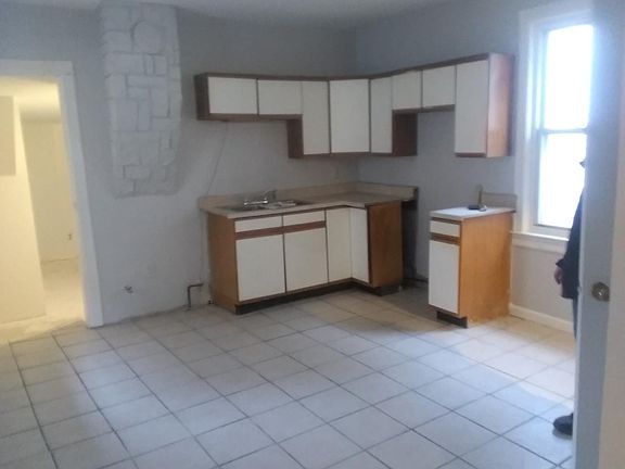 2nd image of 82 Weaver St