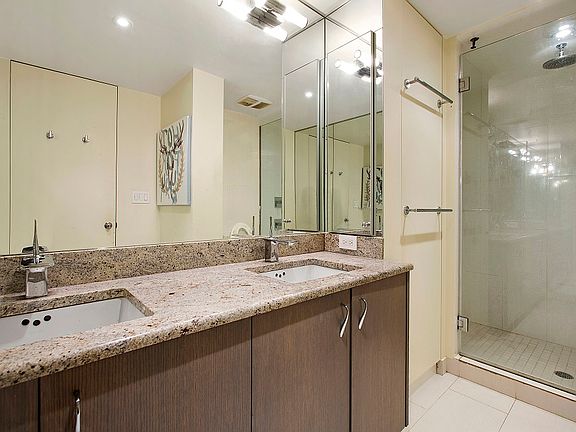 4th image of 30 W 96th St APT 1