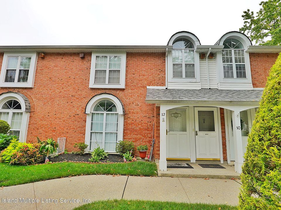 1st image of 12 Village Ln #A
