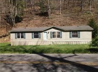 1054 Bakers Fork Rd, Charleston, WV 25311