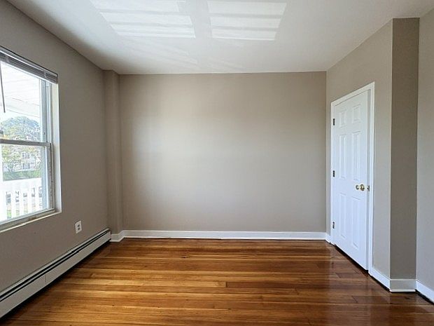 1st image of 4 Wolcott Rd #4