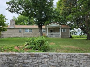 584 Sam Black Rd, Yosemite, KY 42566