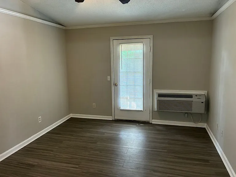 1070 Jessamine Trl — Photo 17