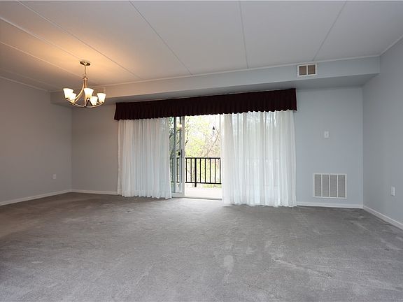 4th image of 595 Calais Dr APT 224