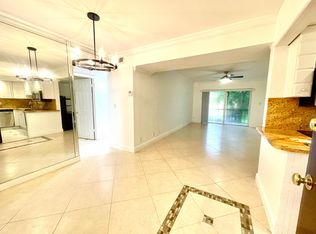 450 NW 20th St APT 207, Boca Raton, FL 33431