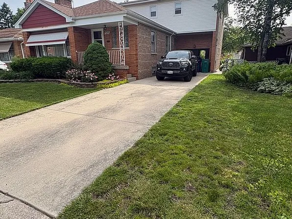 9253 S Sacramento Ave, Evergreen Park, IL 60805