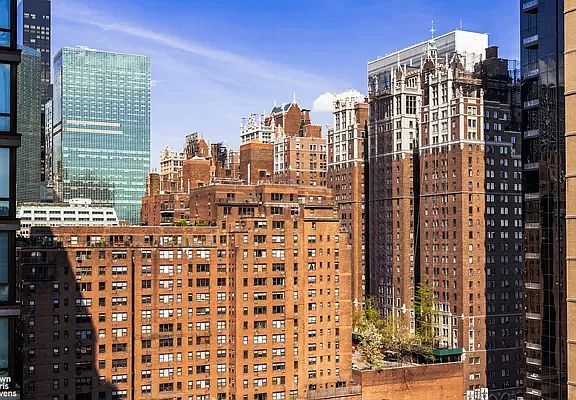 5th image of 311 E 38th St APT 16C