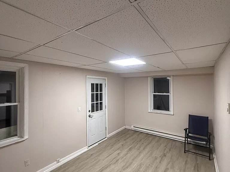 330 E Main St — Photo 5