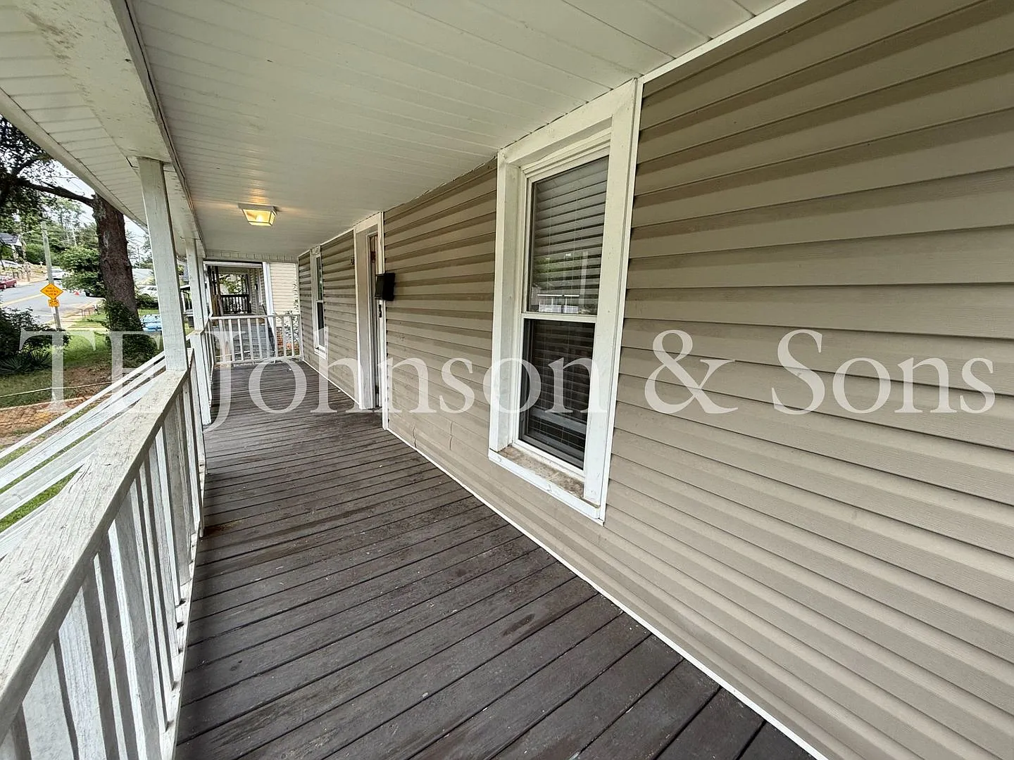 Front Porch Charm & Bonus Room Near Downtown Winston-Salem — Photo 2